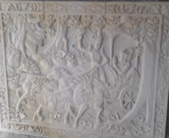 Relief Dinding Rumah mewah motif Pewayangan