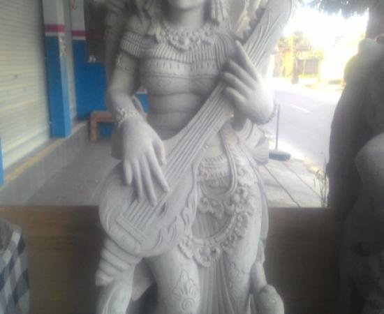 Patung Dewi Saraswati