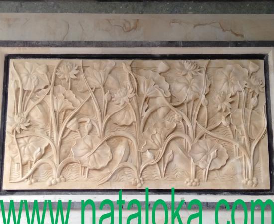 Gambar Relief Dinding Depan Rumah Motif Bunga Teratai