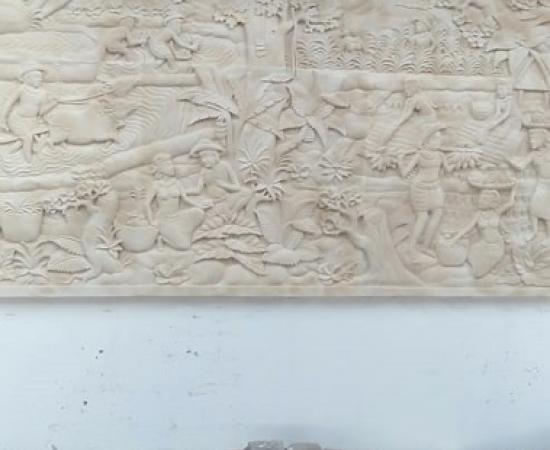 Relief Dinding Taman Motif Tradisi