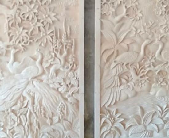 Relief Rumah Minimalis Motif Merak