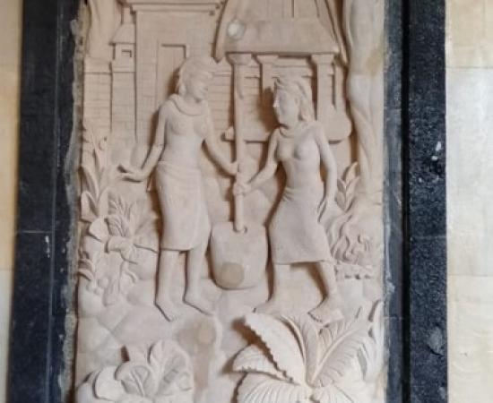 Relief Ukiran Batu Paras Motif Tradisi