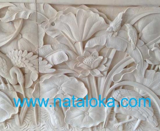 Relief Dinding Taman Motif Lotus dan Burung